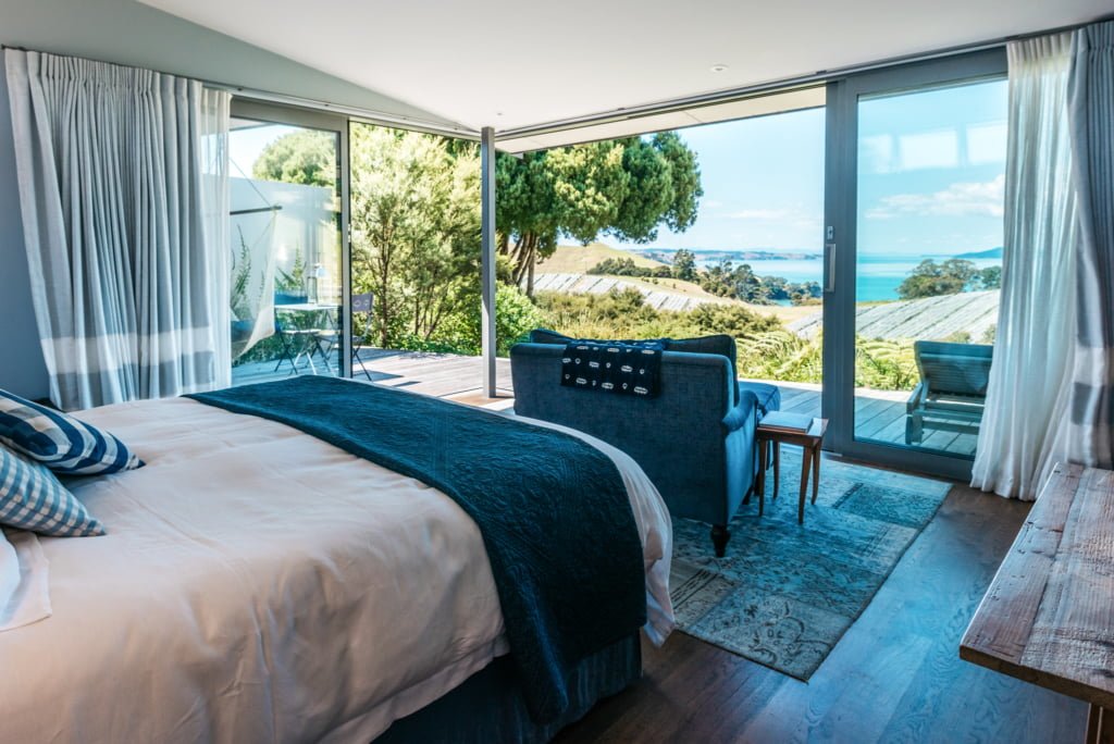 The Blue Room Luxury Accommodation Woodside Bay